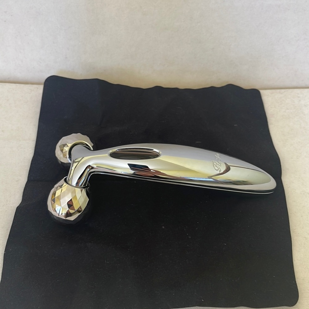 Refa face roller